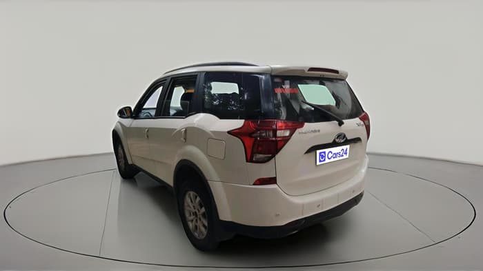 2018 Mahindra XUV500 W9, Diesel, Manual, 88,262 km, exterior
