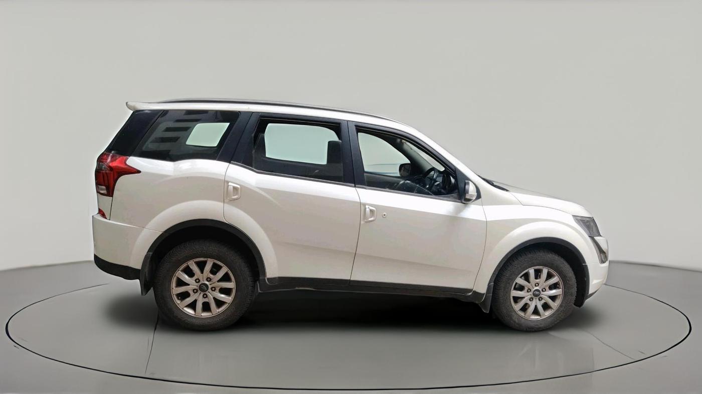 2018 Mahindra XUV500 W9, Diesel, Manual, 88,262 km, exterior