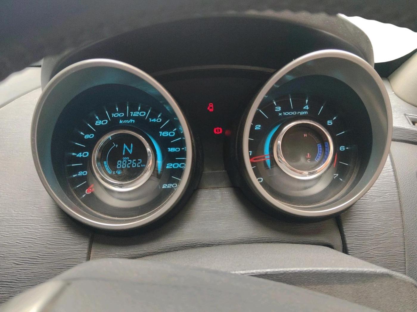 2018 Mahindra XUV500 W9, Diesel, Manual, 88,262 km, interior