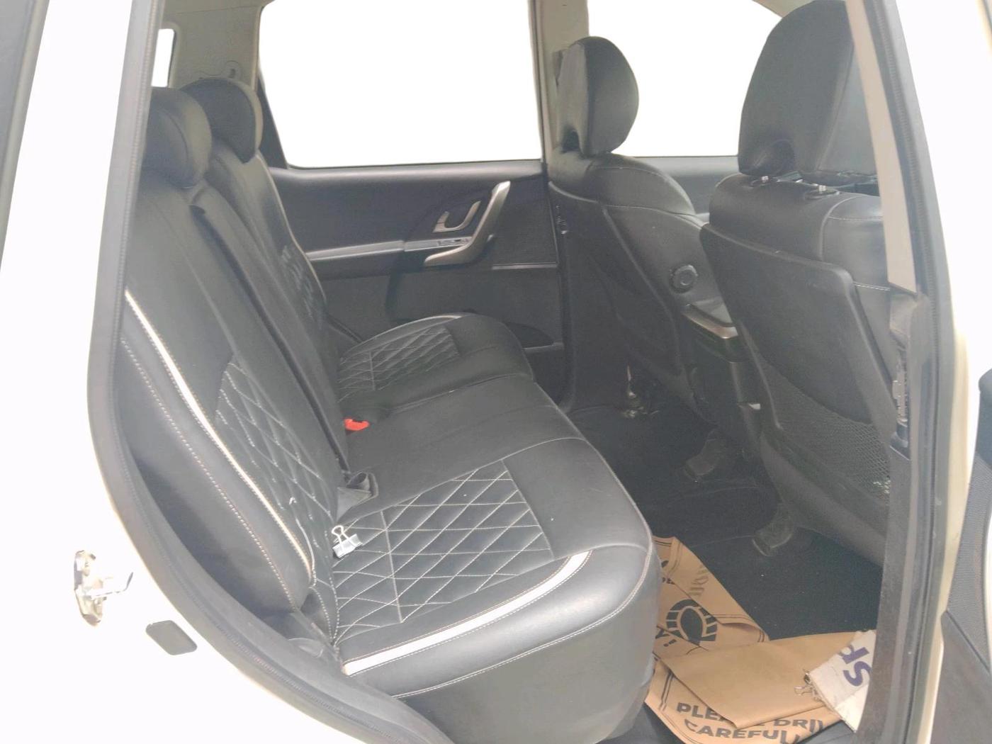 2018 Mahindra XUV500 W9, Diesel, Manual, 88,262 km, interior