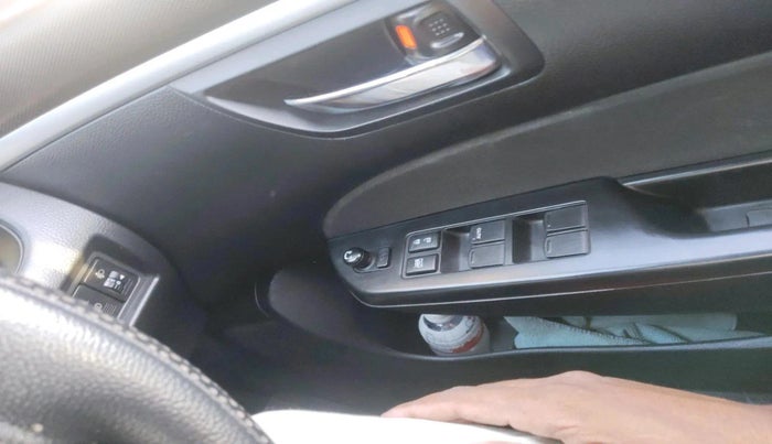 2017 Maruti Swift VXI, Petrol, Manual, 34,136 km, interior