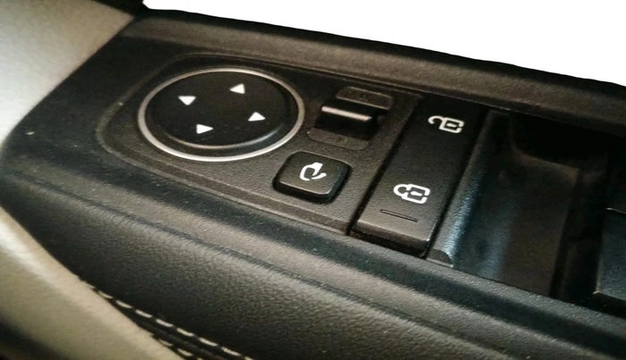 2020 KIA SONET HTX 1.0 IMT, Petrol, Manual, 39,975 km, interior