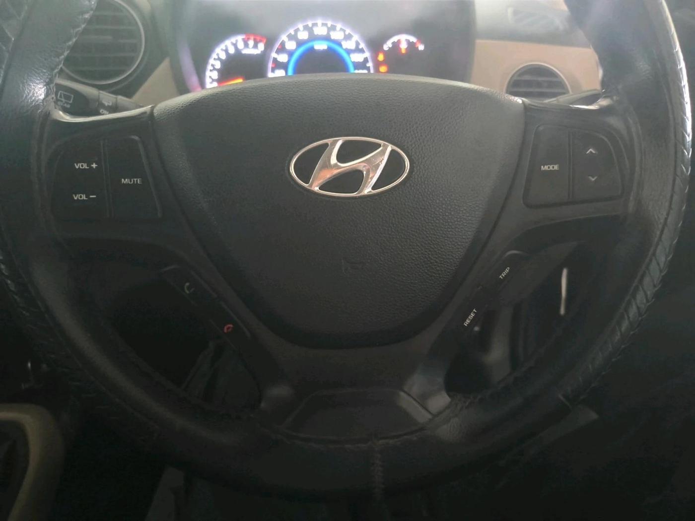 2015 Hyundai Grand i10 ASTA 1.2 KAPPA VTVT, CNG, Manual, 73,393 km, interior
