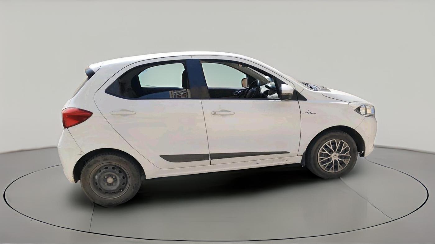 2016 Tata Tiago XZ PETROL, Petrol, Manual, 1,10,500 km, exterior