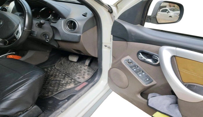 2016 Renault Duster 110 PS RXZ 4X2 AMT DIESEL, Diesel, Automatic, 1,37,553 km, interior