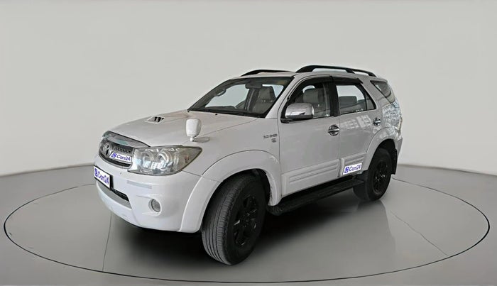 2010 Toyota Fortuner 3.0 4X4 MT, Diesel, Manual, 1,73,469 km, exterior