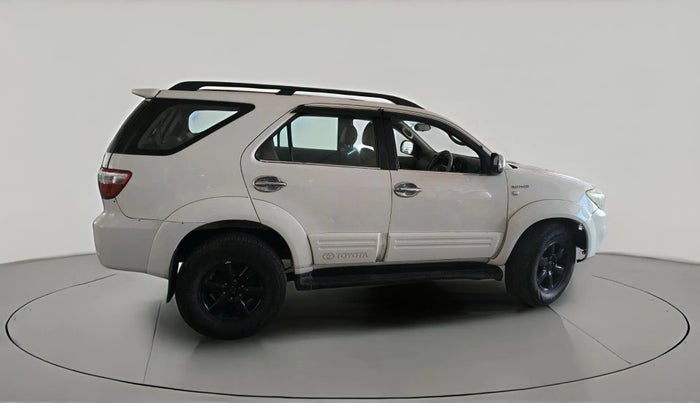 2010 Toyota Fortuner 3.0 4X4 MT, Diesel, Manual, 1,73,469 km, exterior