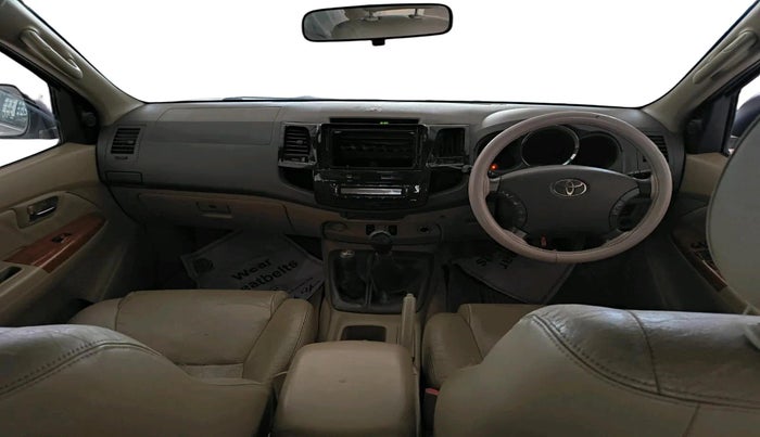 2010 Toyota Fortuner 3.0 4X4 MT, Diesel, Manual, 1,73,469 km, interior