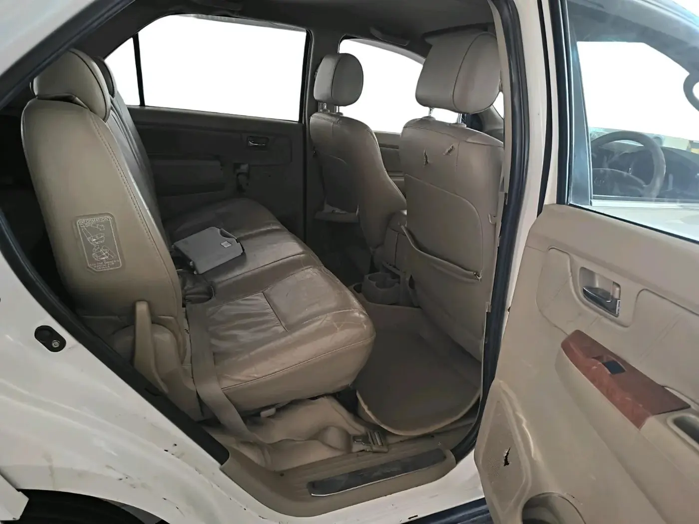 2010 Toyota Fortuner 3.0 4X4 MT, Diesel, Manual, 1,73,469 km, interior