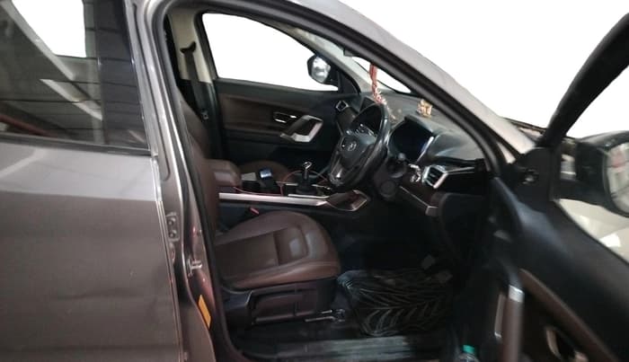 2019 Tata Harrier XZ 2.0L, Diesel, Manual, 76,129 km, interior