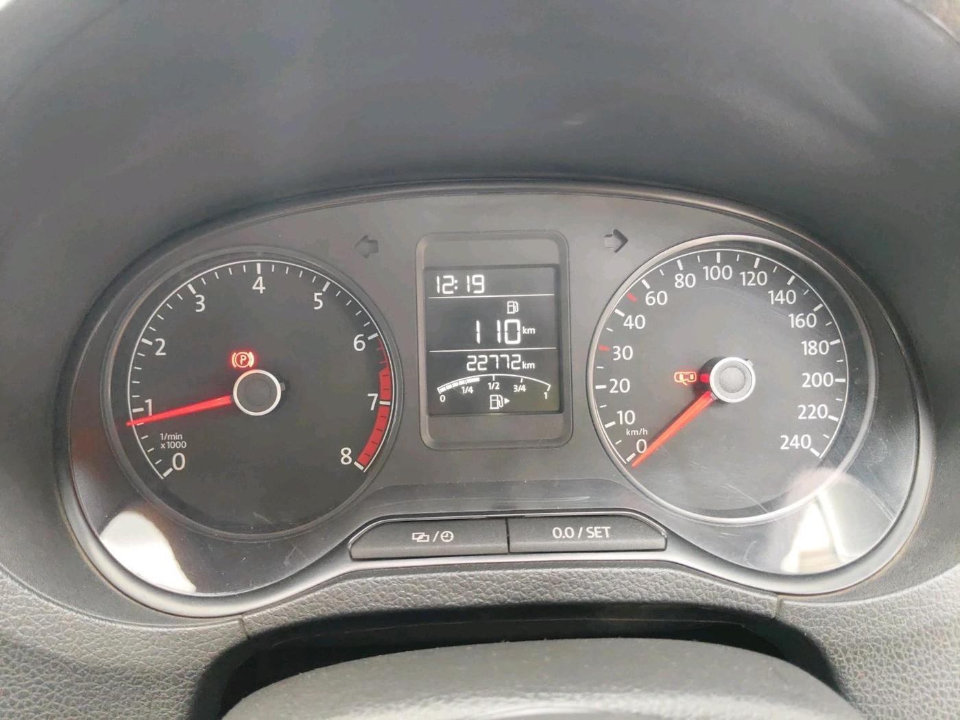 2018 Volkswagen Polo COMFORTLINE 1.0L MPI, Petrol, Manual, 22,772 km, interior