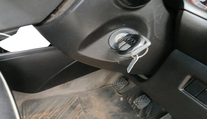 2023 Maruti Swift VXI, CNG, Manual, 58,016 km, interior