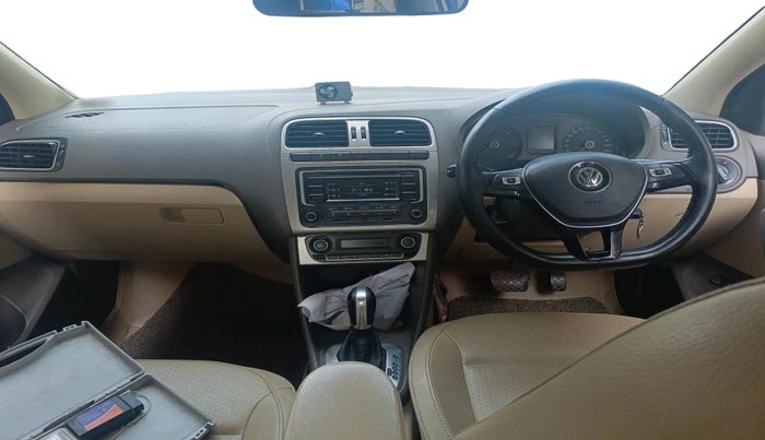2015 Volkswagen Vento HIGHLINE 1.5 AT, Diesel, Automatic, 2,07,138 km, interior