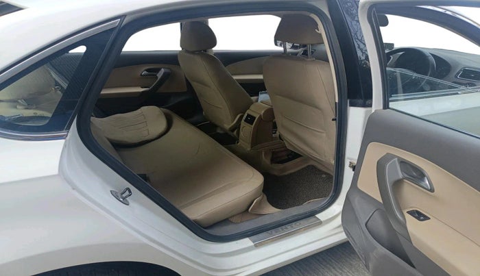 2015 Volkswagen Vento HIGHLINE 1.5 AT, Diesel, Automatic, 2,07,138 km, interior