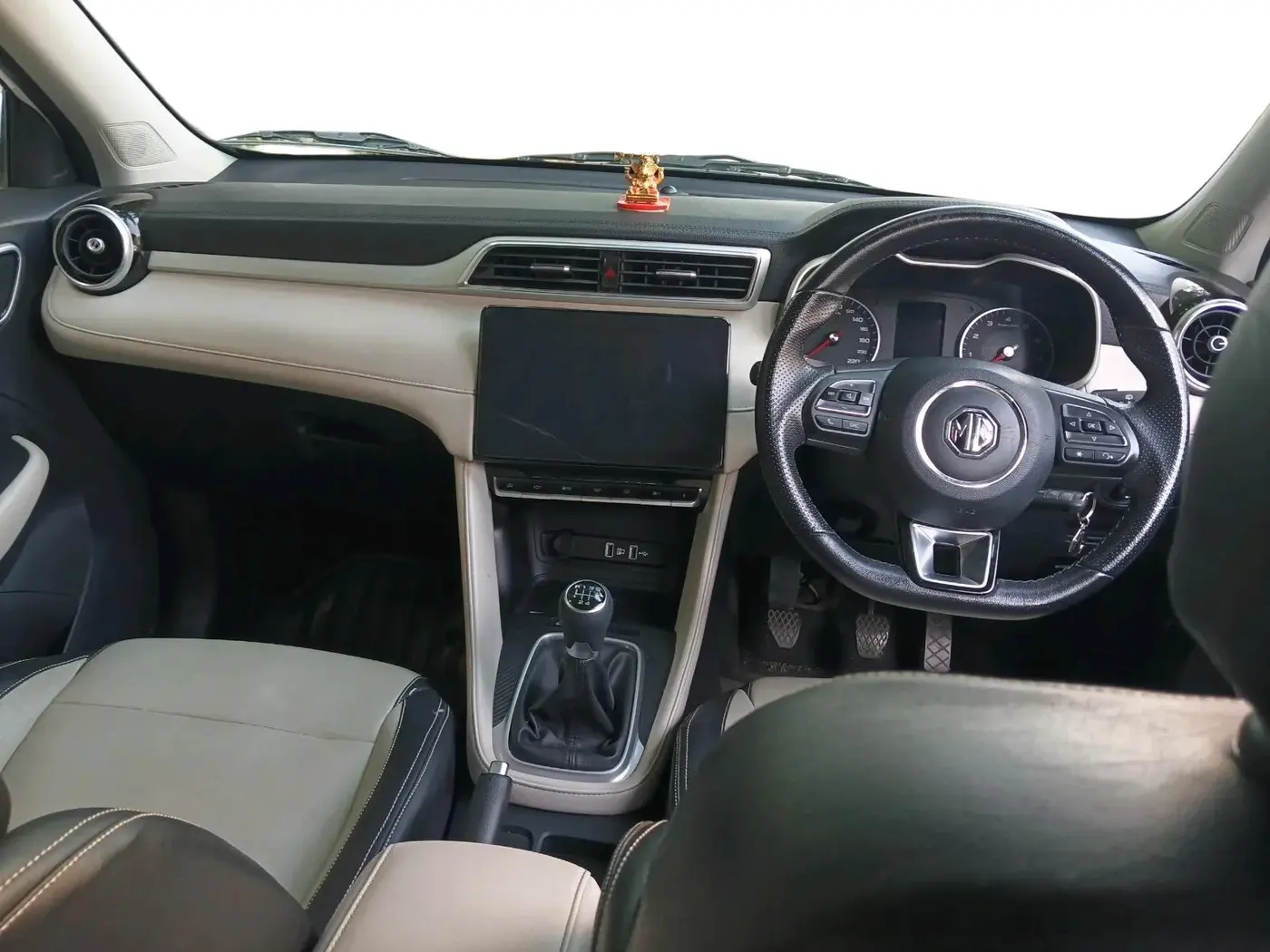 2021 MG ASTOR STYLE 1.5 MT, Petrol, Manual, 37,965 km, interior