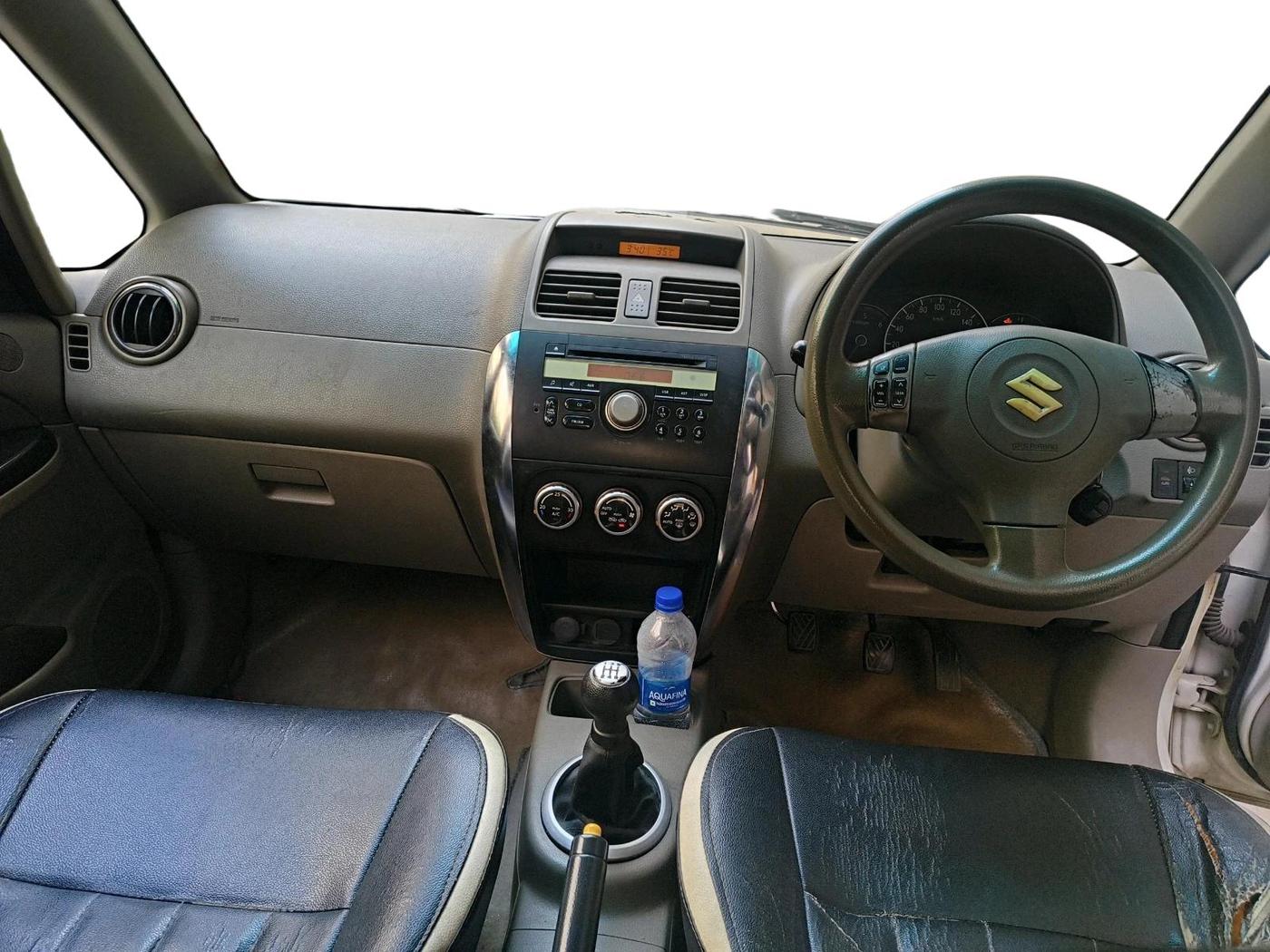 2012 Maruti SX4 ZDI, Diesel, Manual, 1,27,956 km, interior