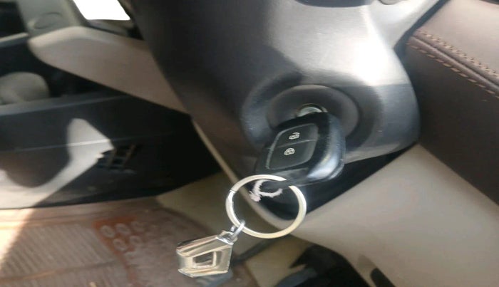 2022 Renault TRIBER RXT AMT, Petrol, Automatic, 35,863 km, interior