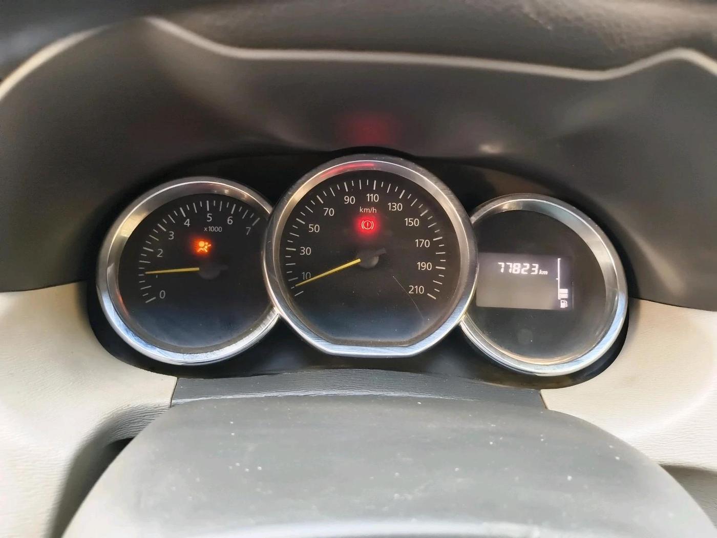2015 Renault Duster 85 PS RXL DIESEL, Diesel, Manual, 77,823 km, interior