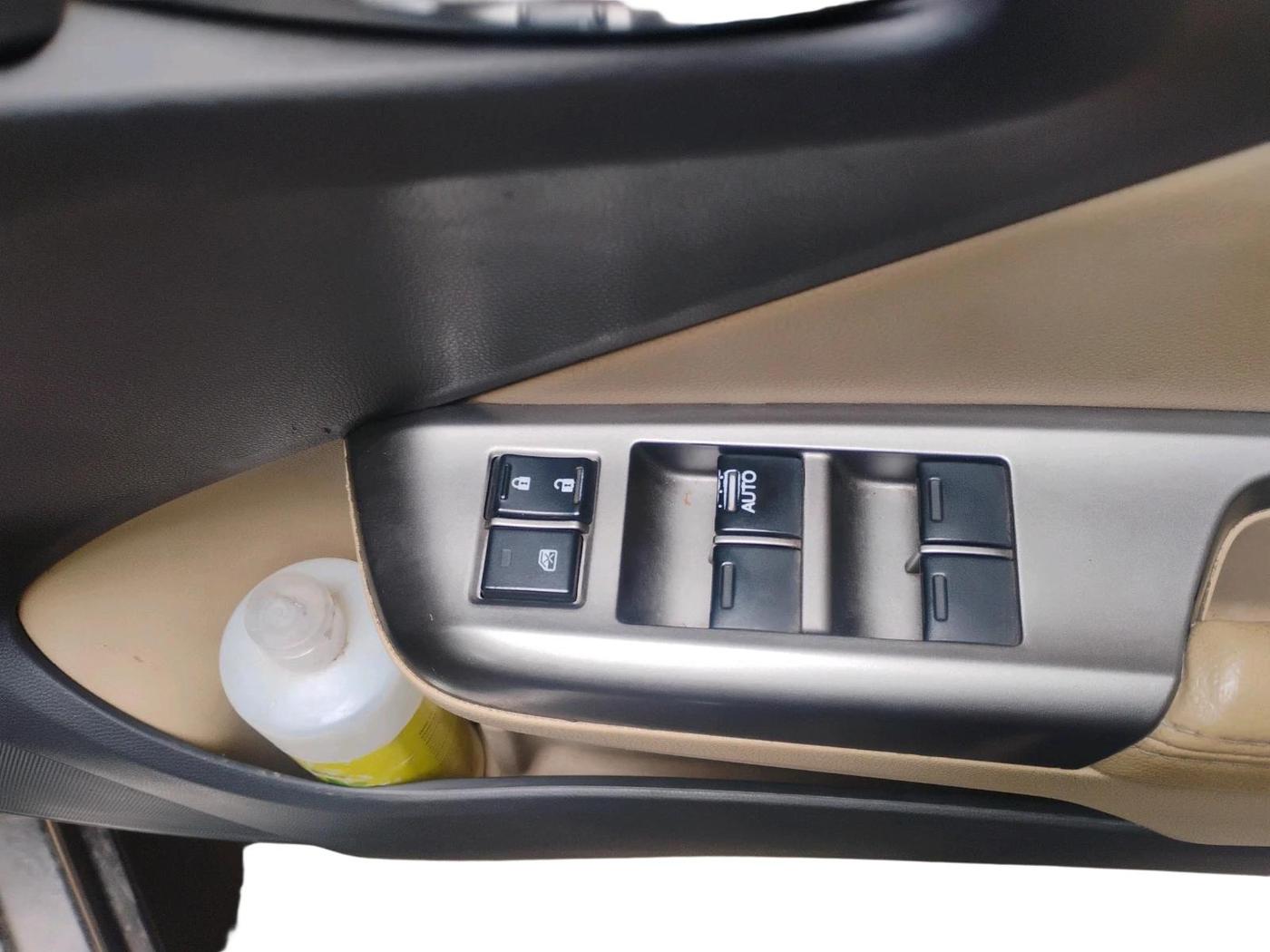 2015 Honda City 1.5L I-DTEC VX, Diesel, Manual, 1,78,857 km, interior