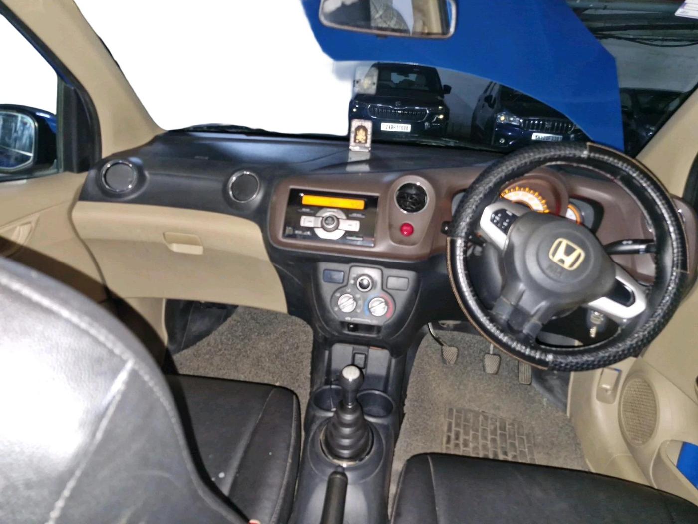 2012 Honda Brio S(O) MT, Petrol, Manual, 1,01,398 km, interior
