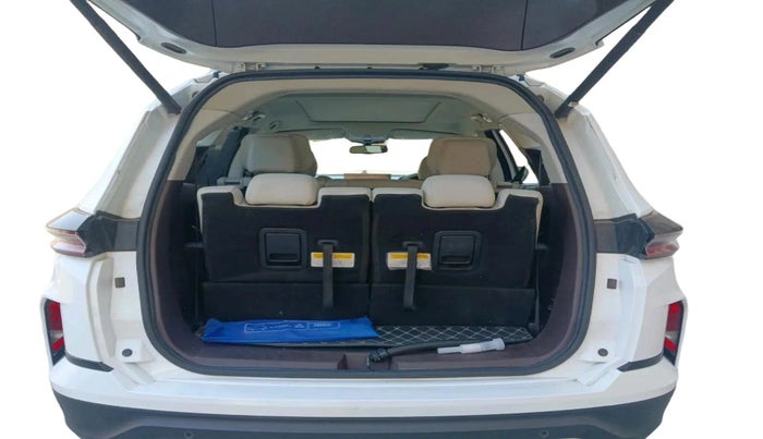 2025 Tata Safari ACCOMPLISHED PLUS DUAL TONE AT, Diesel, Automatic, 15,877 km, exterior