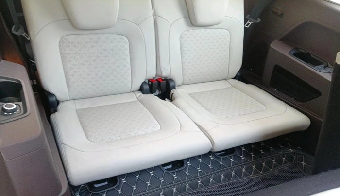 2025 Tata Safari ACCOMPLISHED PLUS DUAL TONE AT, Diesel, Automatic, 15,877 km, interior