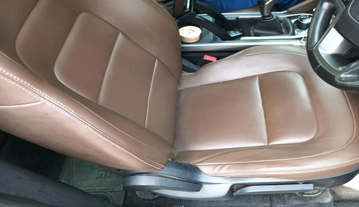 2019 Tata Harrier XZ 2.0L, Diesel, Manual, 1,69,505 km, interior