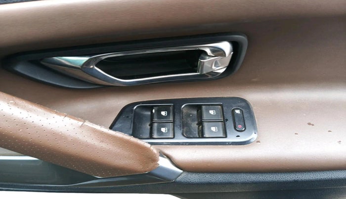 2019 Tata Harrier XZ 2.0L, Diesel, Manual, 1,69,505 km, interior