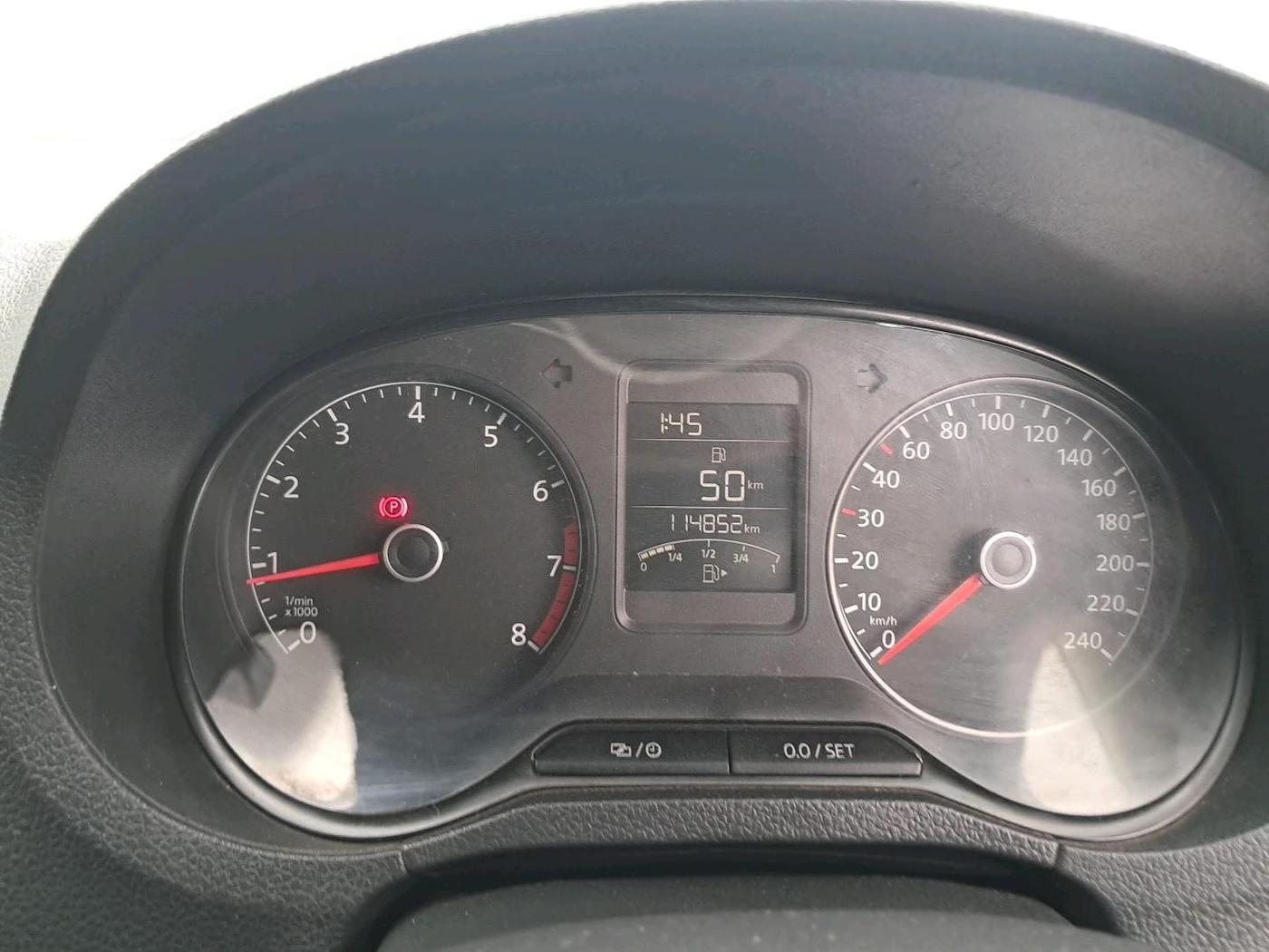 2014 Volkswagen Polo HIGHLINE1.2L, Petrol, Manual, 1,14,852 km, interior