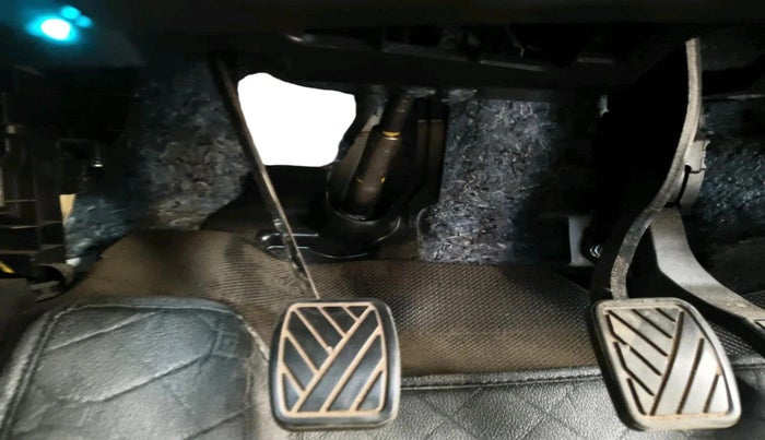 2024 Maruti BREZZA ZXI S-CNG, CNG, Manual, 14,786 km, interior