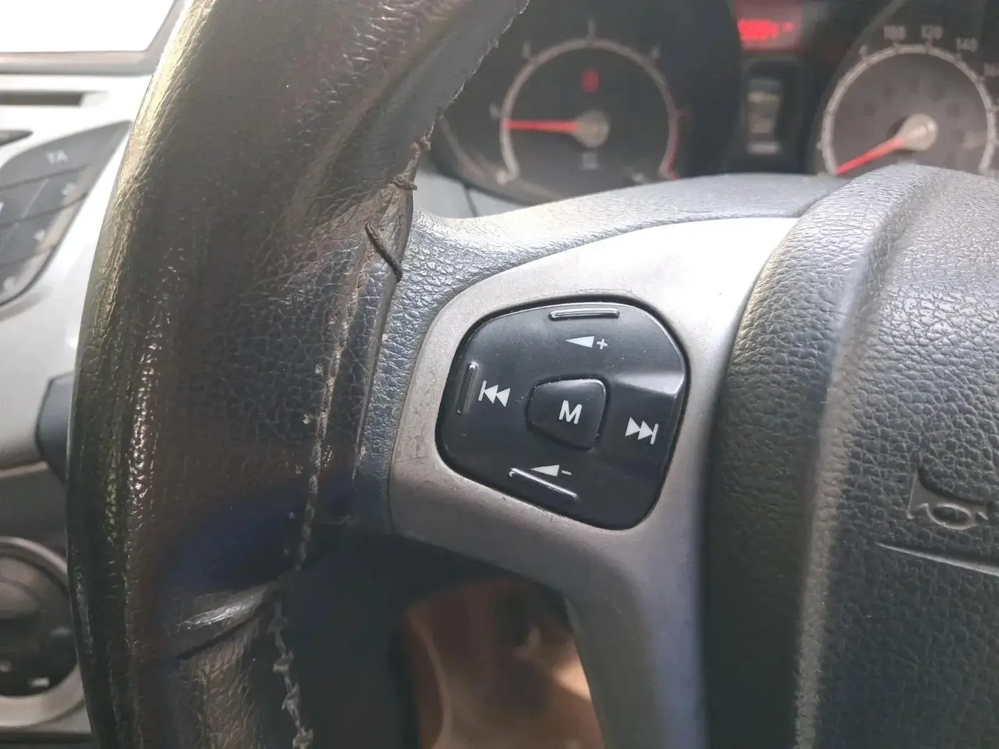 2011 Ford Fiesta STYLE DIESEL, Diesel, Manual, 1,05,594 km, interior