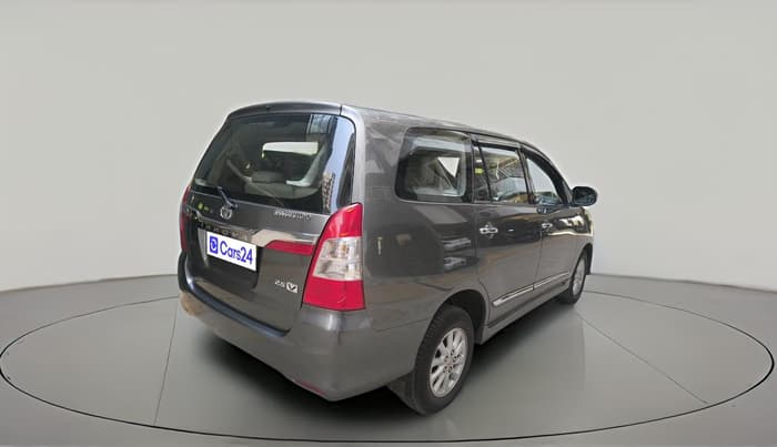 2013 Toyota Innova 2.5 VX 7 STR, Diesel, Manual, 2,16,311 km, exterior
