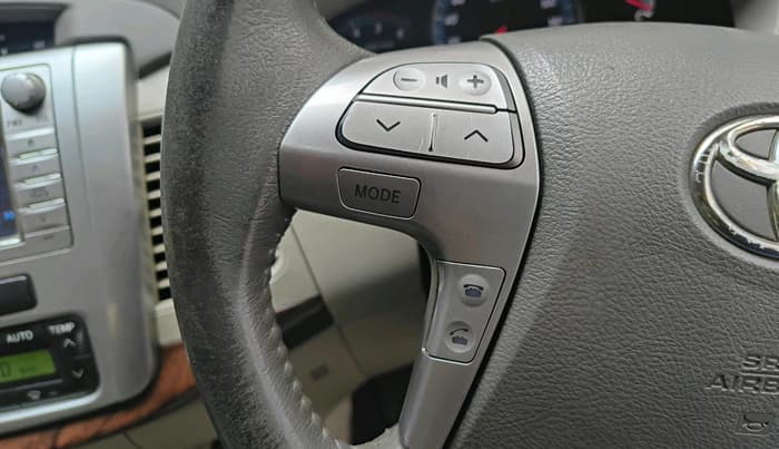 2013 Toyota Innova 2.5 VX 7 STR, Diesel, Manual, 2,16,311 km, interior
