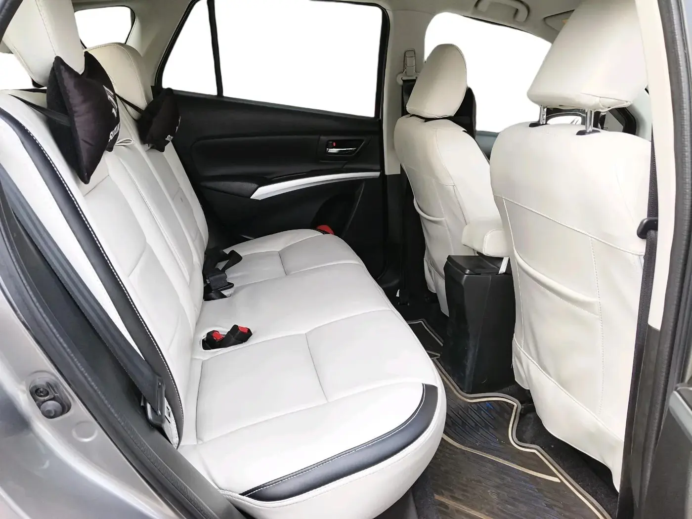 2022 Maruti S Cross ALPHA AT1.5, Petrol, Automatic, 16,920 km, interior