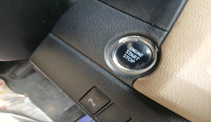 2015 Toyota Corolla Altis GL PETROL, Petrol, Manual, 77,226 km, interior