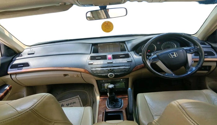 2011 Honda Accord 2.4L I-VTEC MT, Petrol, Manual, 1,21,551 km, interior