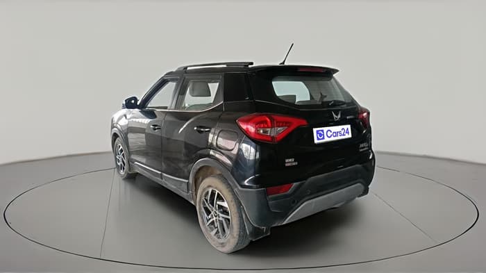 2023 Mahindra XUV300 W8 (O) 1.2 PETROL AMT, Petrol, Automatic, 41,917 km, exterior
