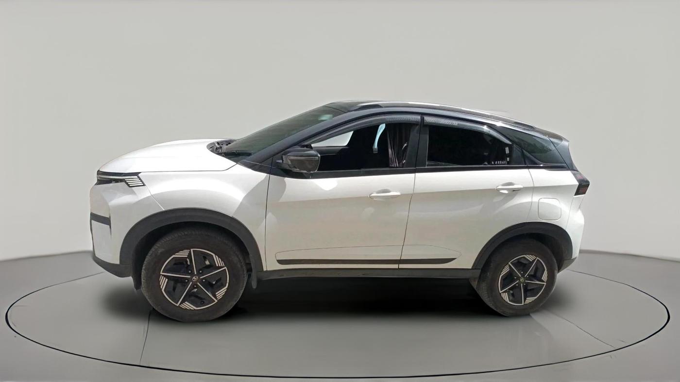 2024 Tata NEXON Fearless Plus (PS) 1.2 iCNG 6MT Dual Tone, CNG, Manual, 38,212 km, exterior