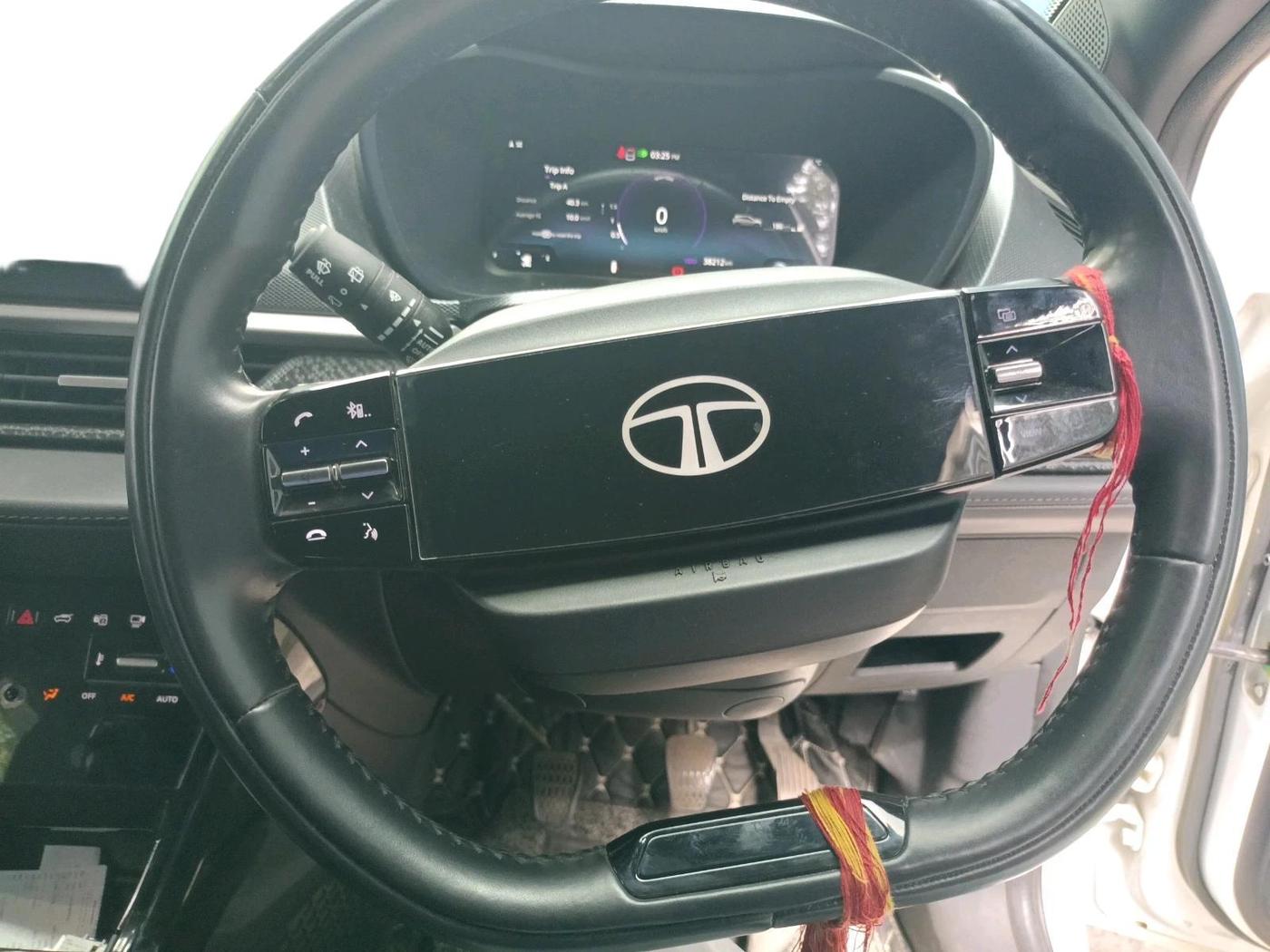 2024 Tata NEXON Fearless Plus (PS) 1.2 iCNG 6MT Dual Tone, CNG, Manual, 38,212 km, interior