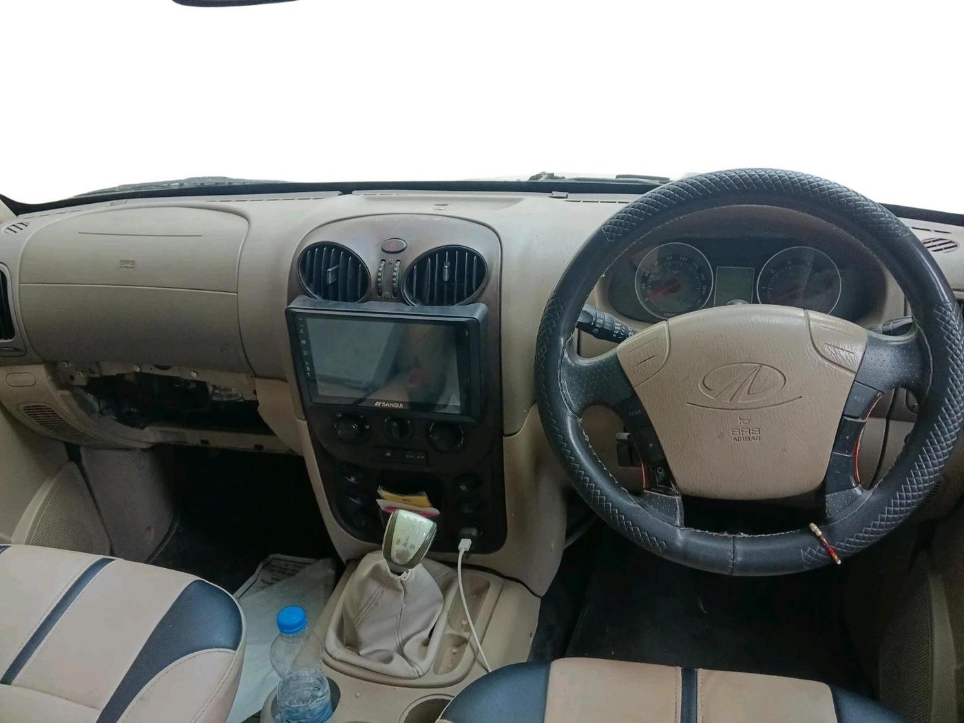 2013 Mahindra Scorpio VLX 2WD BS-III, Diesel, Manual, 3,77,579 km, interior