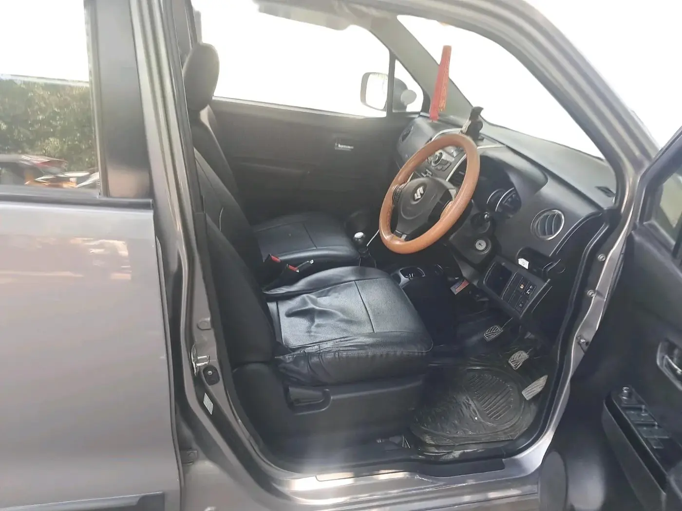 2015 Maruti Wagon R Stingray VXI, Petrol, Manual, 90,247 km, interior