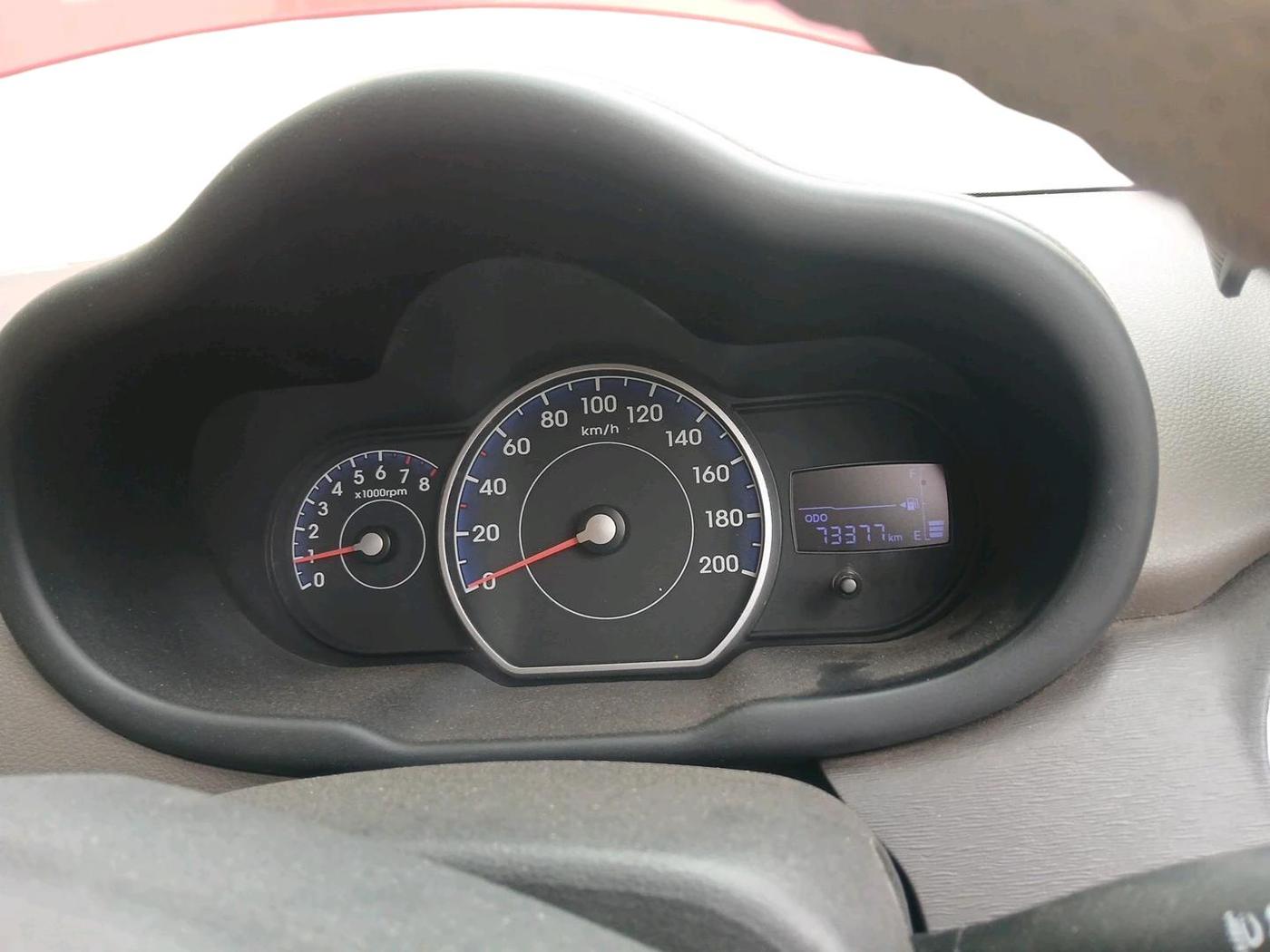 2013 Hyundai i10 MAGNA 1.2, Petrol, Manual, 73,377 km, interior