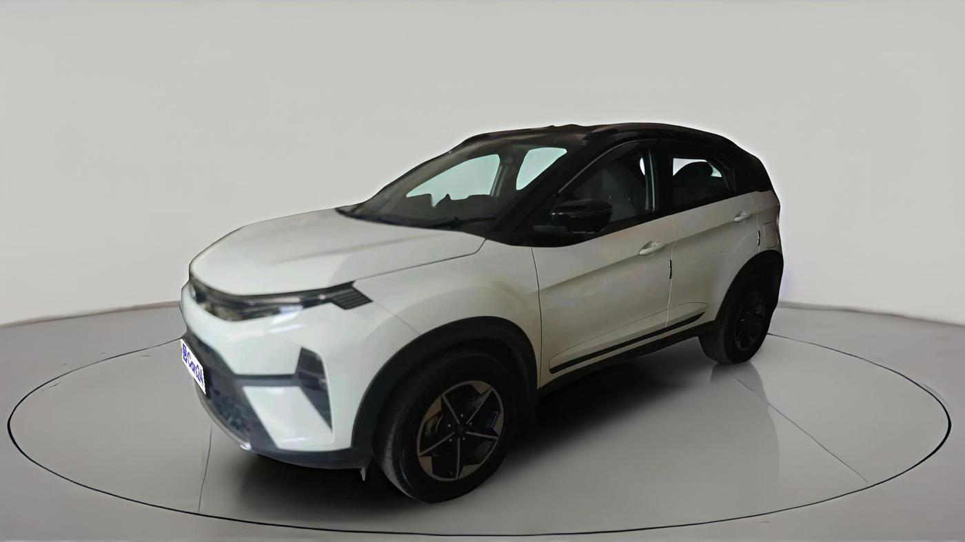 2025 Tata NEXON FEARLESS + SUNROOF DUAL TONE 1.5 DIESEL, Diesel, Manual, 24,410 km, exterior