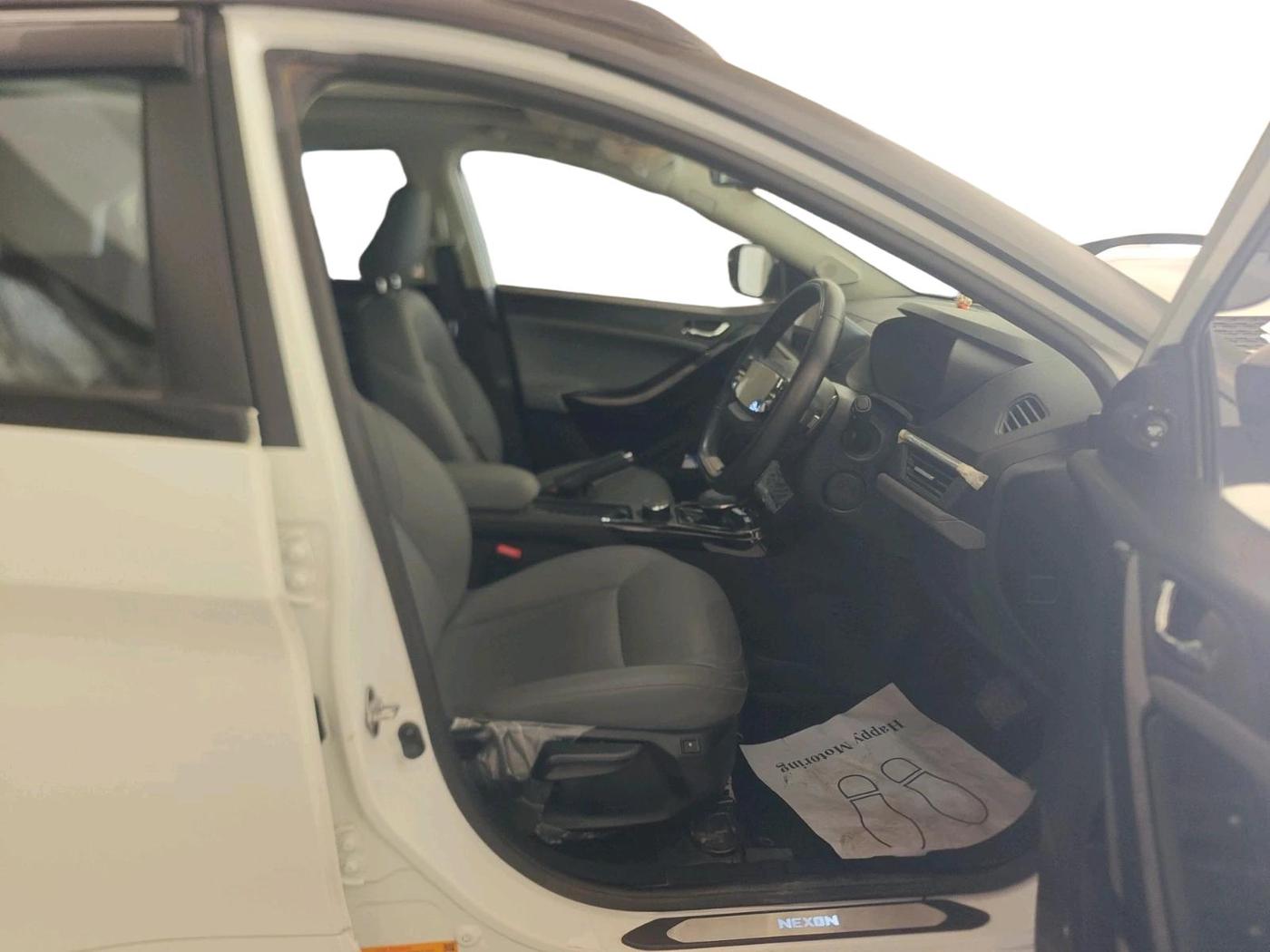 2025 Tata NEXON FEARLESS + SUNROOF DUAL TONE 1.5 DIESEL, Diesel, Manual, 24,410 km, interior