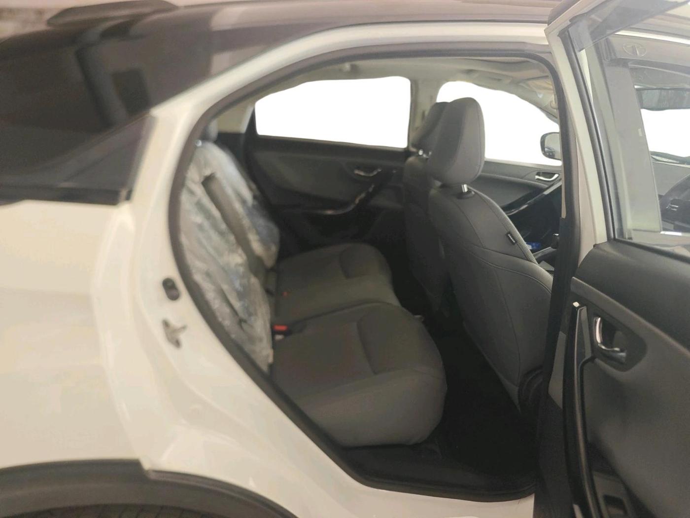 2025 Tata NEXON FEARLESS + SUNROOF DUAL TONE 1.5 DIESEL, Diesel, Manual, 24,410 km, interior