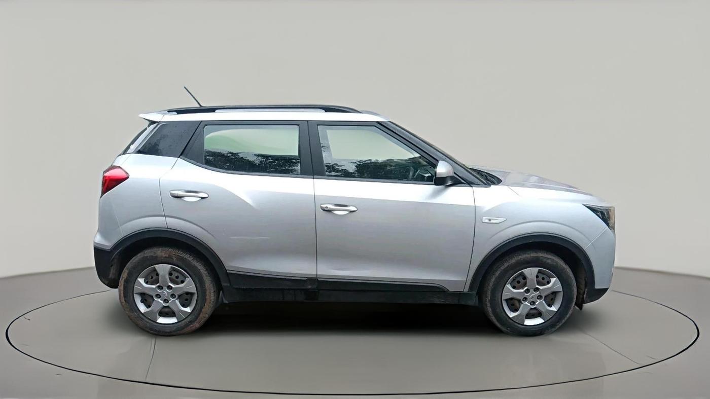 2019 Mahindra XUV300 W6 1.5 DIESEL, Diesel, Manual, 35,869 km, exterior
