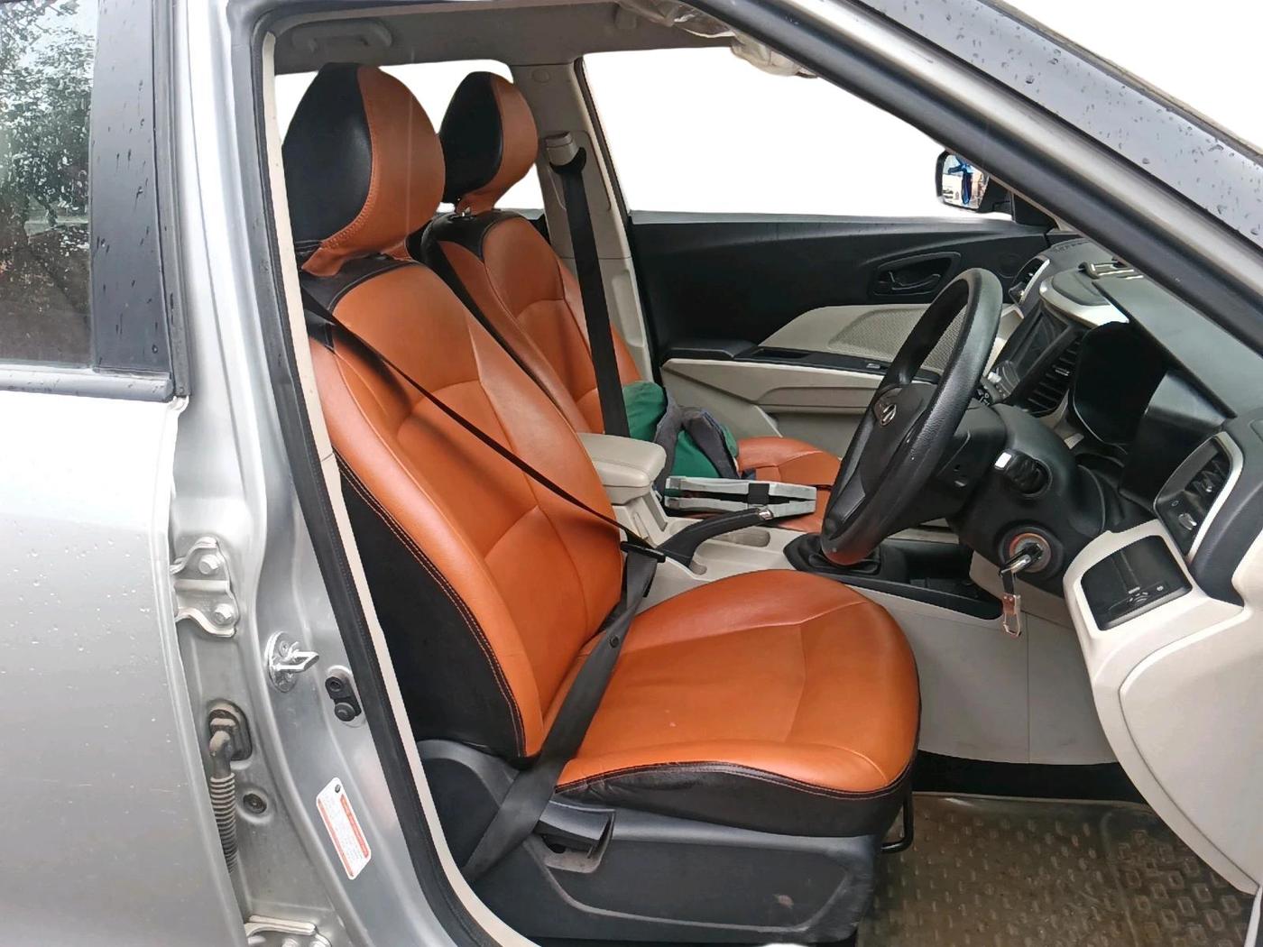2019 Mahindra XUV300 W6 1.5 DIESEL, Diesel, Manual, 35,869 km, interior