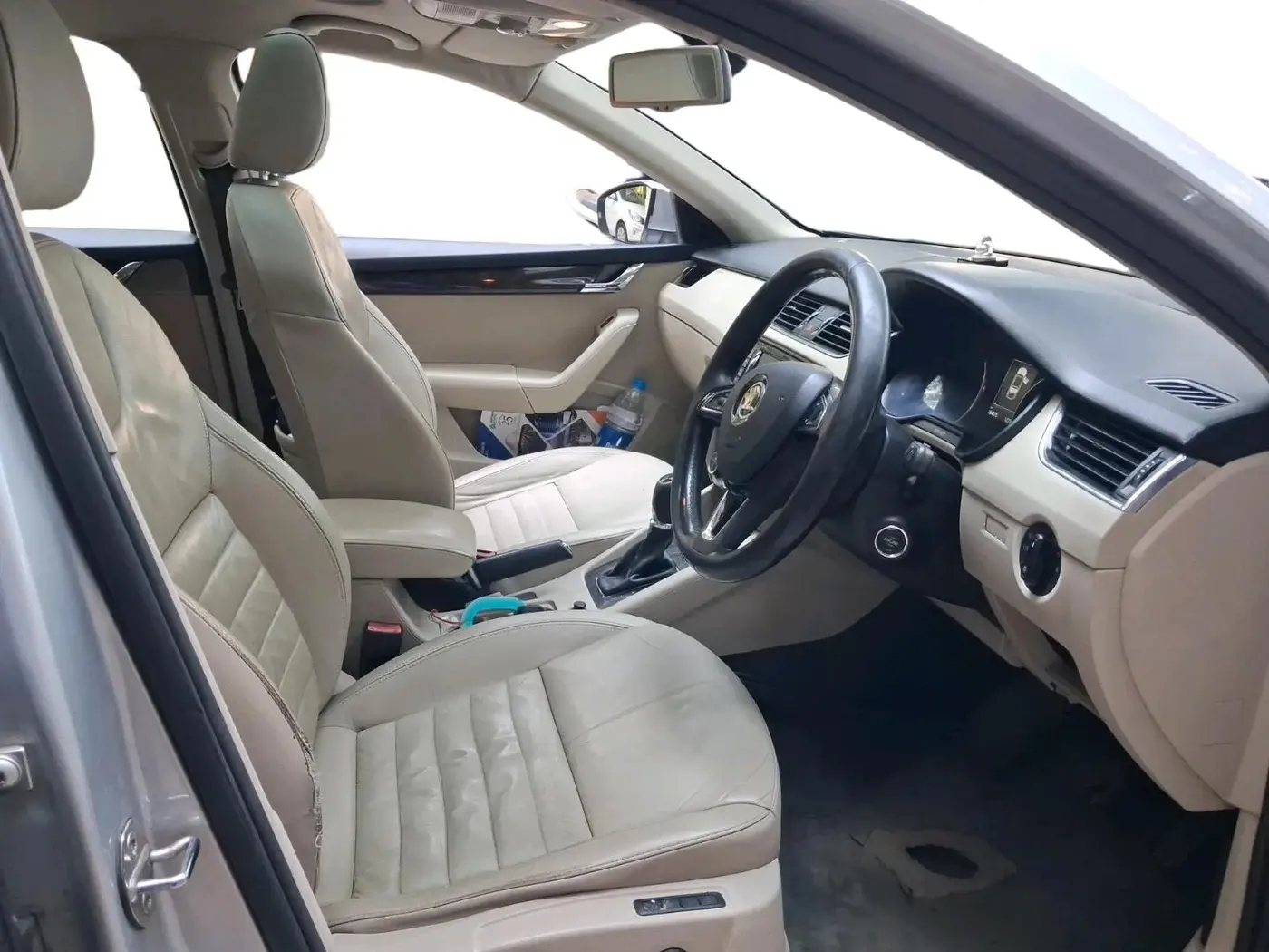 2016 Skoda Octavia 2.0 TDI CR STYLE PLUS AT, Diesel, Automatic, 2,34,575 km, interior