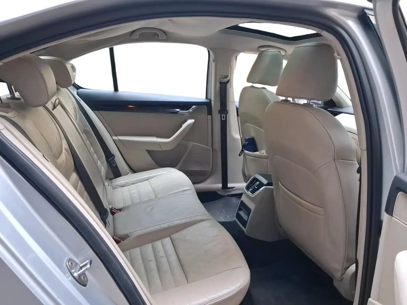 2016 Skoda Octavia 2.0 TDI CR STYLE PLUS AT, Diesel, Automatic, 2,34,575 km, interior