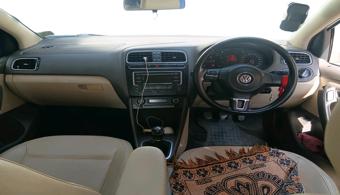2013 Volkswagen Vento HIGHLINE 1.6 MPI, Petrol, Manual, 94,201 km, interior